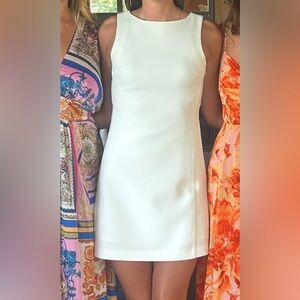 Elegant White Sleeveless Dress